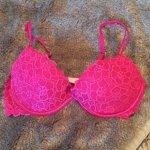 Victoria’s Secret Very Sexy fuchsia push-up bra